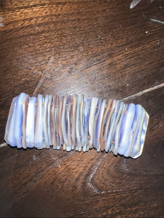 Jewelry - Iridescent Shell Stretch Bracelet - Cream & Light Blue